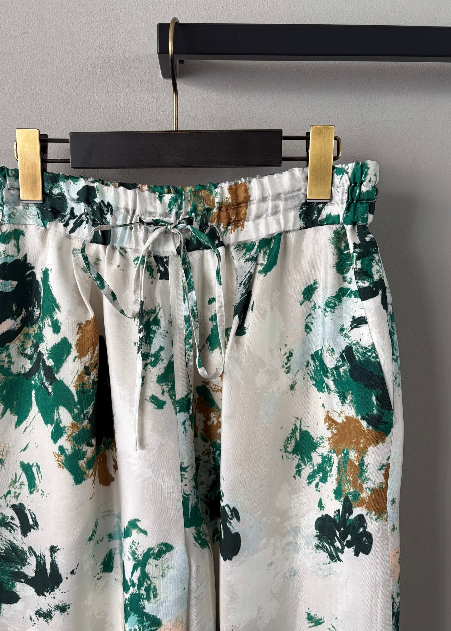SACRA/BLURRED FLORA PANTS