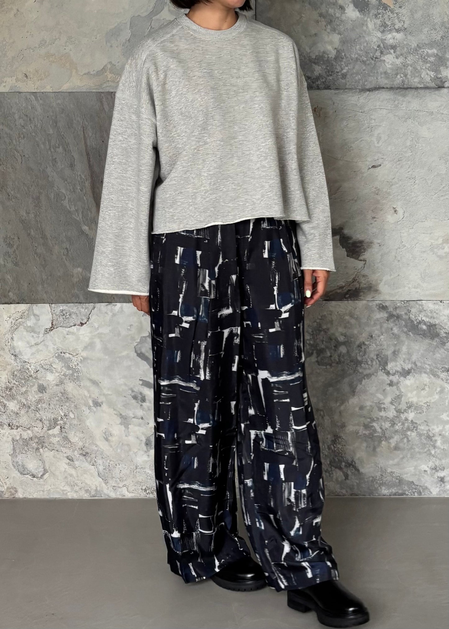 SACRA PREMIUM FLEECE CROPPED TOP