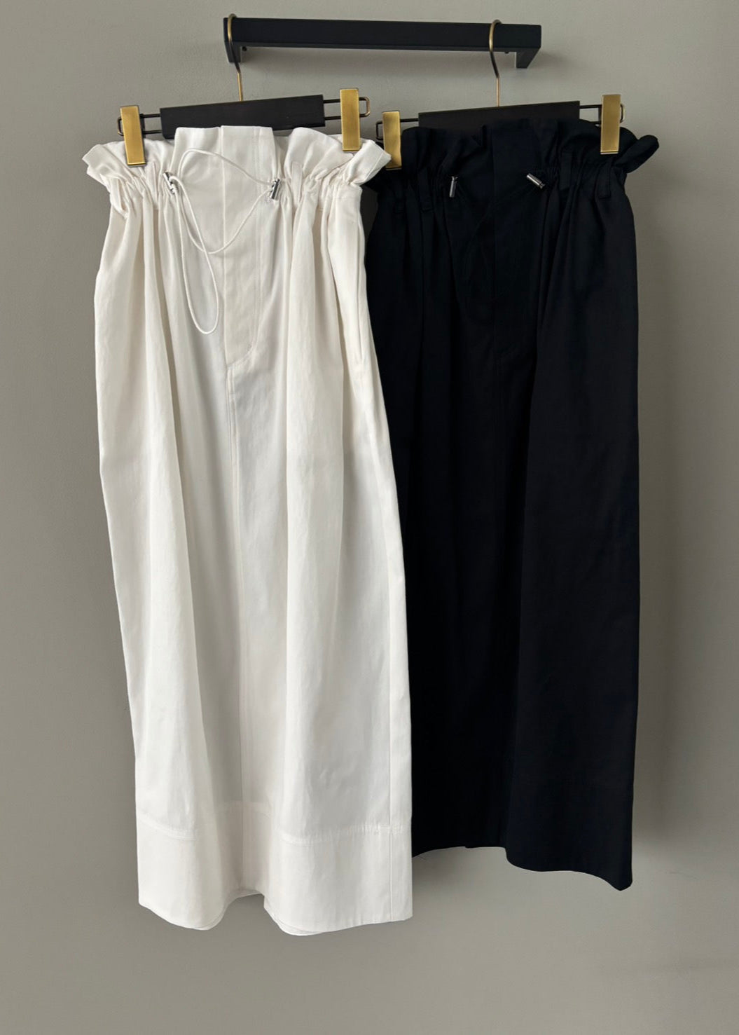 SACRA / H.COUNT DRY GABERDINE SKIRT