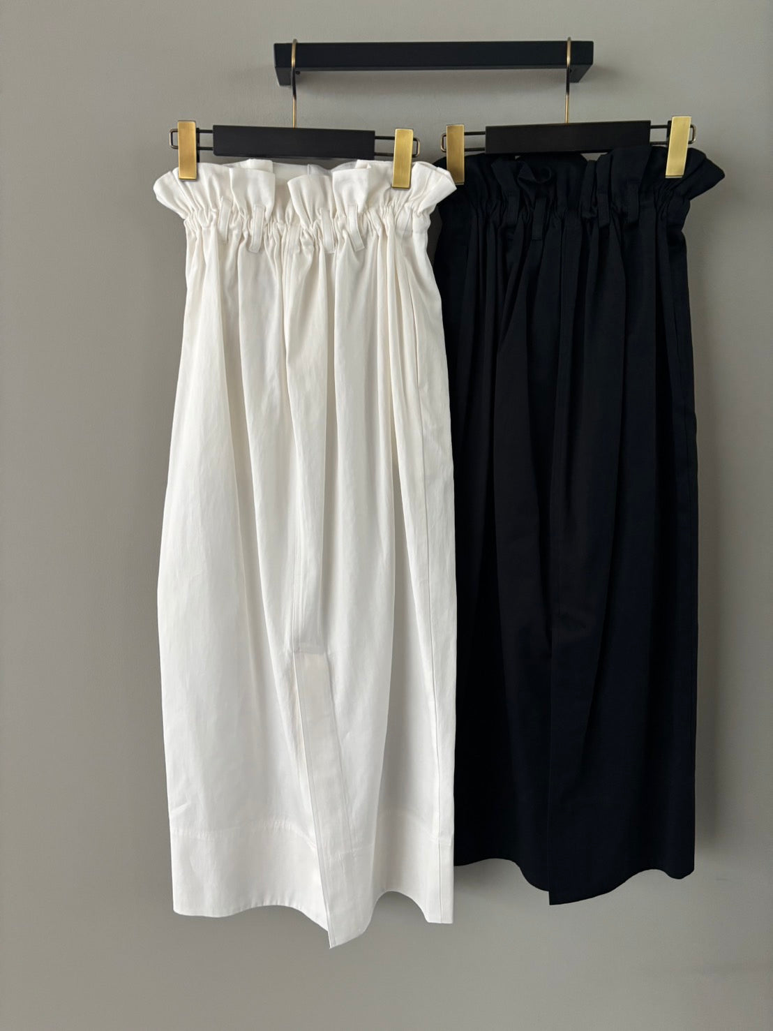SACRA / H.COUNT DRY GABERDINE SKIRT