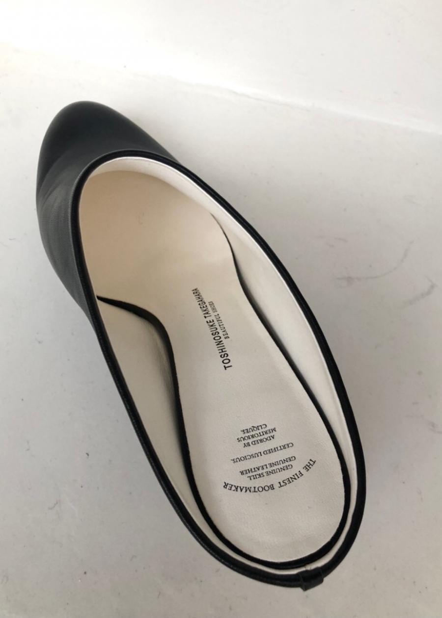 BEAUTIFUL SHOES / SHALLOW