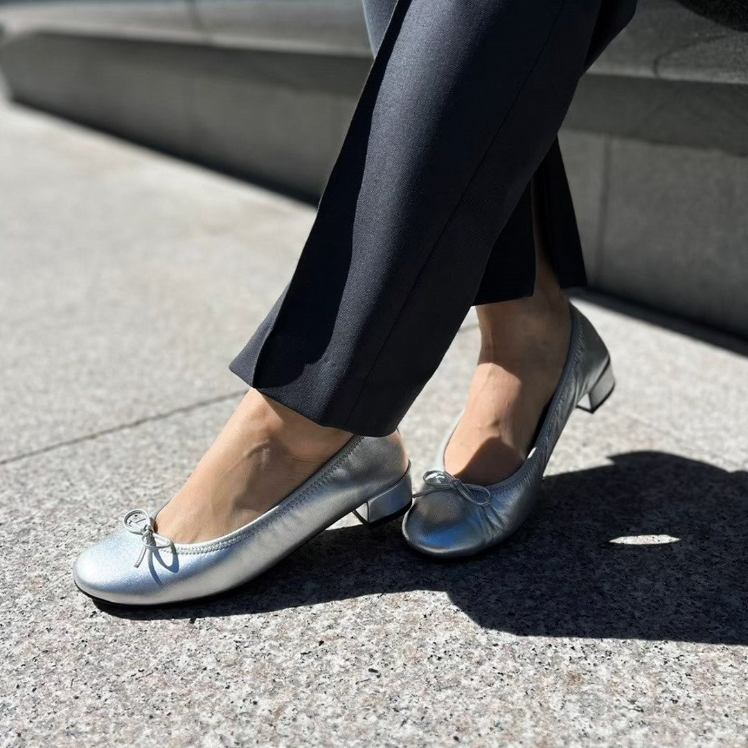 Adèle -Foil Silver フォイル シルバー kurun クルン kuruntokyo 入学式 卒業式 クルントウキョウ 疲れない 痛くない madeinjapan 日本製 本革 バレエシューズ フラットシューズ パンプス kurunTOKYO mdmバレエシューズwaterproof レインシューズ 小さいサイズ 大きいサイズ 26cm 21.5cm 26cm 25.5cm 25cm 22cm