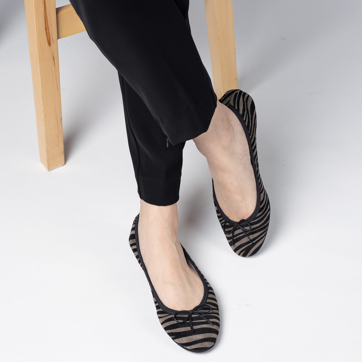 Pauline -ZebraPrint GrayishKhaki ゼブラプリント グレイッシュカーキ kurun クルン kuruntokyo 入学式 卒業式 クルントウキョウ 疲れない 痛くない madeinjapan 日本製 本革 バレエシューズ フラットシューズ パンプス kurunTOKYO mdmバレエシューズwaterproof レインシューズ 小さいサイズ 大きいサイズ 26cm 21.5cm 26cm 25.5cm 25cm 22cm