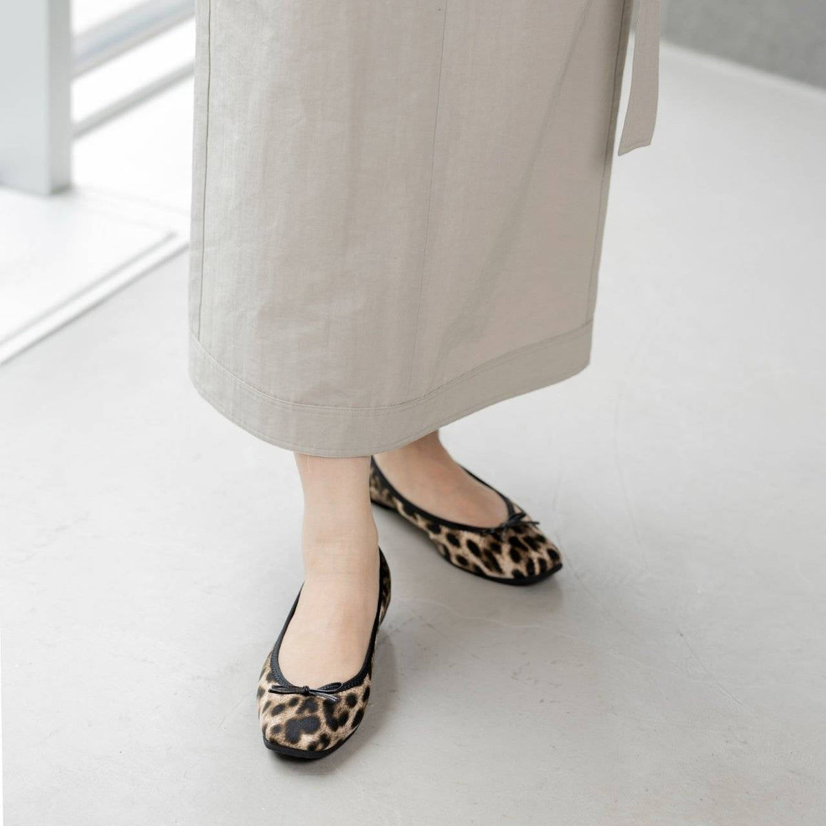 Giselle -Waterproof satin leopardprint Grege ウォータープルーフ サテンレオパードプリント グレージュ kurun クルン kuruntokyo 入学式 卒業式 クルントウキョウ 疲れない 痛くない madeinjapan 日本製 本革 バレエシューズ フラットシューズ パンプス kurunTOKYO mdmバレエシューズwaterproof レインシューズ 小さいサイズ 大きいサイズ 26cm 21.5cm 26cm 25.5cm 25cm 22cm