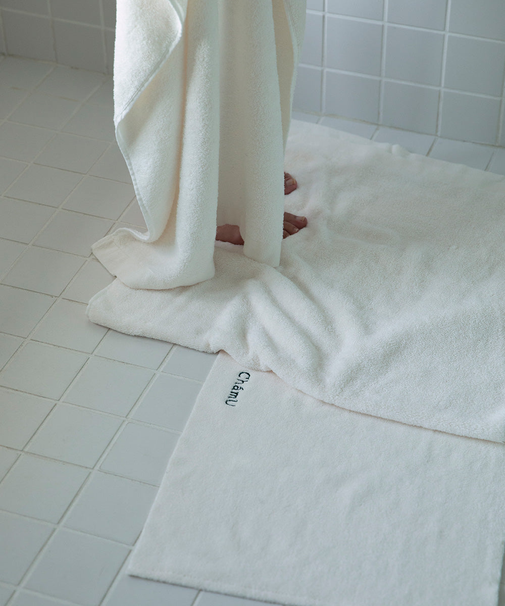 TOWELS / WHITE
