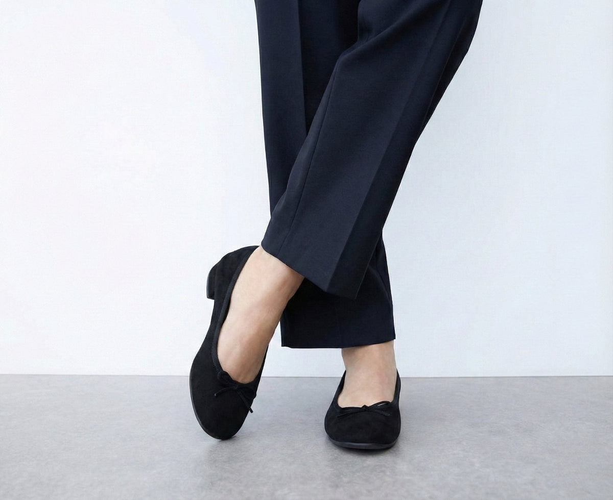 Adèle -Waterproof Suede Black ウォータープルーフスエード ブラック kurun クルン kuruntokyo 入学式 卒業式 クルントウキョウ 疲れない 痛くない madeinjapan 日本製 本革 バレエシューズ フラットシューズ パンプス kurunTOKYO mdmバレエシューズwaterproof レインシューズ 小さいサイズ 大きいサイズ 26cm 21.5cm 26cm 25.5cm 25cm 22cm