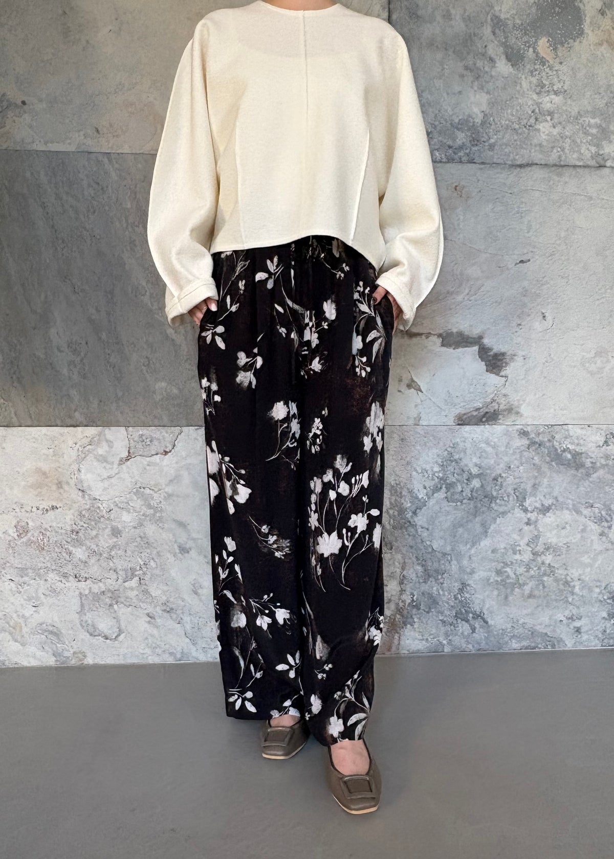 SACRA/BLURRED FLORA PANTS