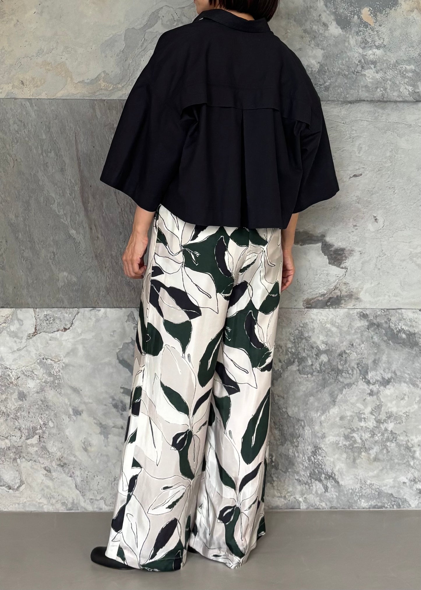 SACRA/COTTON HORSE CLOTH CROPPED SHIRT