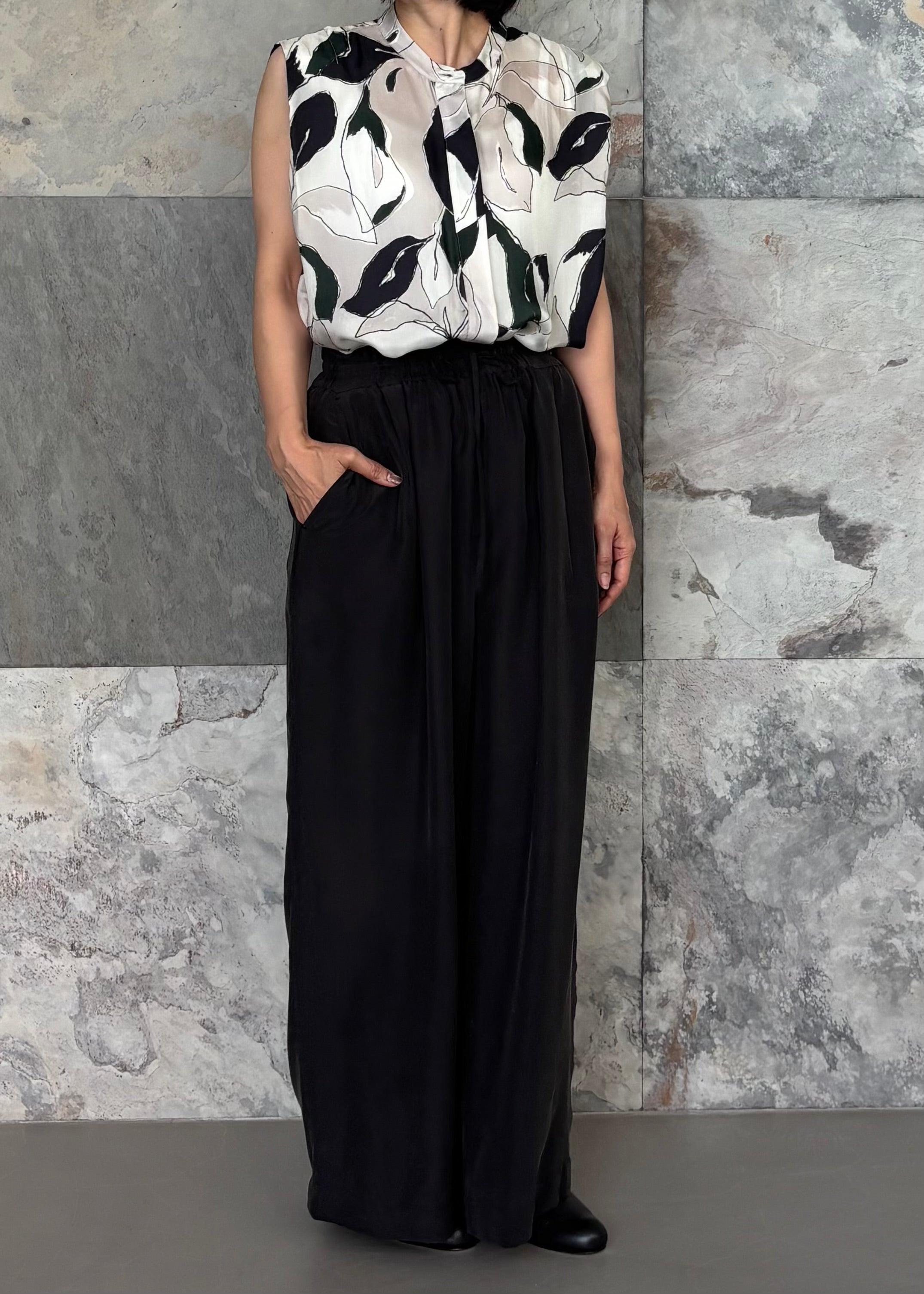 人気完売品　VERY掲載SACRA MODERN LEAVES 36サイズ SACRA/MODERN LEAVES TOP – SPITIFARO