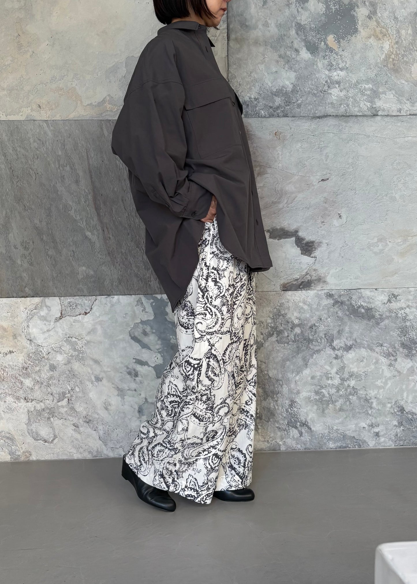 SACRA/HIGH COUNT COTTON TUMBLE SHIRT