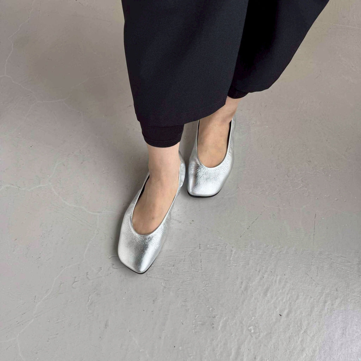 Zoe -Kip Leather Silver キップレザー シルバー kurun クルン kuruntokyo 入学式 卒業式 クルントウキョウ 疲れない 痛くない madeinjapan 日本製 本革 バレエシューズ フラットシューズ パンプス kurunTOKYO mdmバレエシューズwaterproof レインシューズ 小さいサイズ 大きいサイズ 26cm 21.5cm 26cm 25.5cm 25cm 22cm