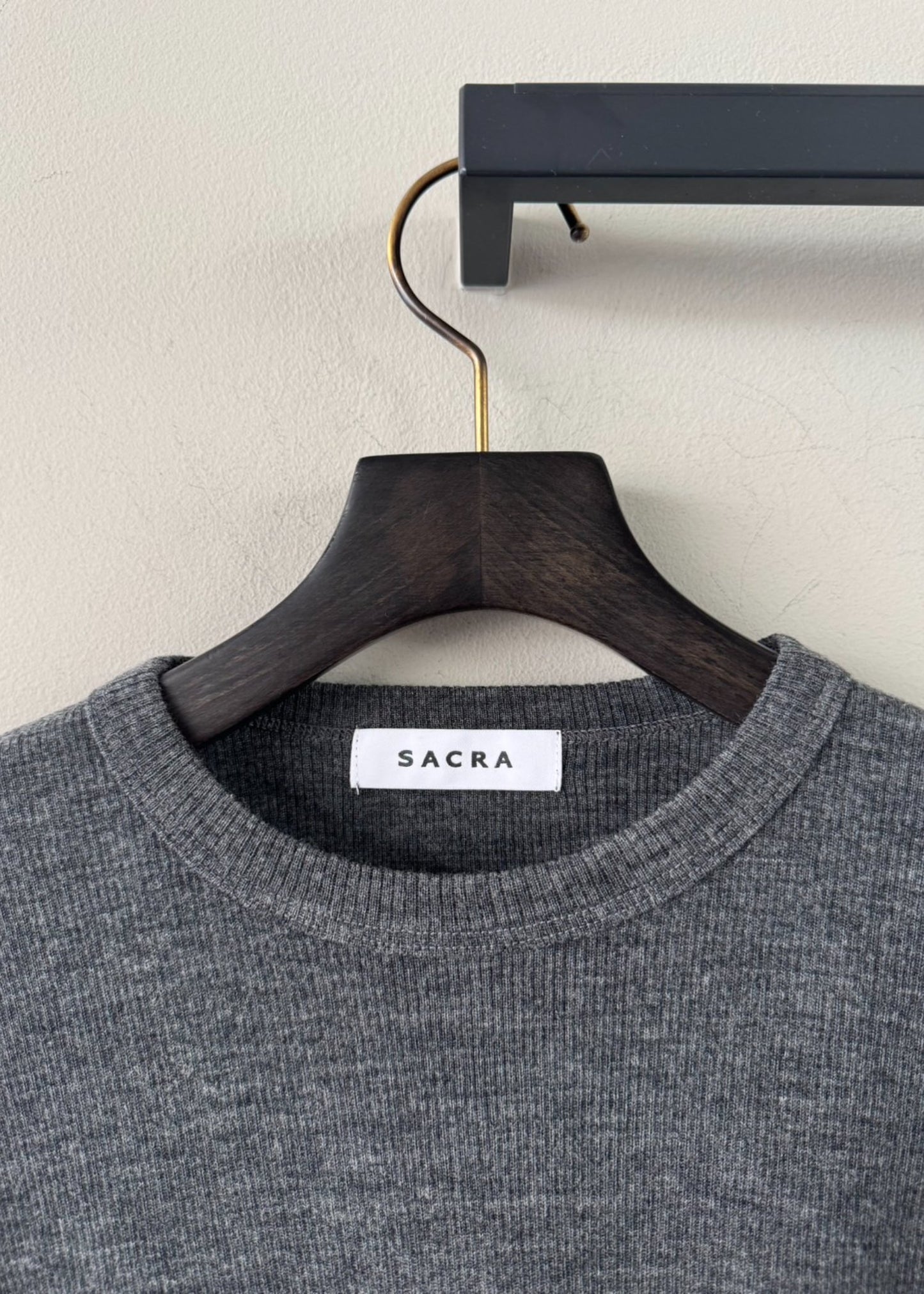 SACRA/EX.FINE MERINO RIB JSY TOP