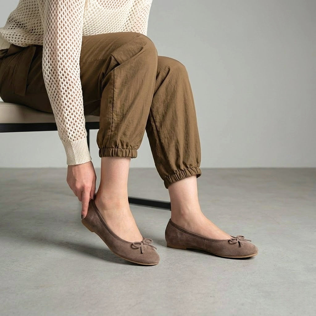 Pauline -Waterproof Suede Taupe ウォータープルーフスエード トープ kurun クルン kuruntokyo 入学式 卒業式 クルントウキョウ 疲れない 痛くない madeinjapan 日本製 本革 バレエシューズ フラットシューズ パンプス kurunTOKYO mdmバレエシューズwaterproof レインシューズ 小さいサイズ 大きいサイズ 26cm 21.5cm 26cm 25.5cm 25cm 22cm